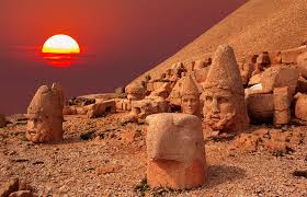 Nemrut Dağı Heykelleri